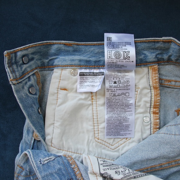 Levi's Bermuda Shorts; Raw Hem; 25W; Never Worn - Picture 6 of 10